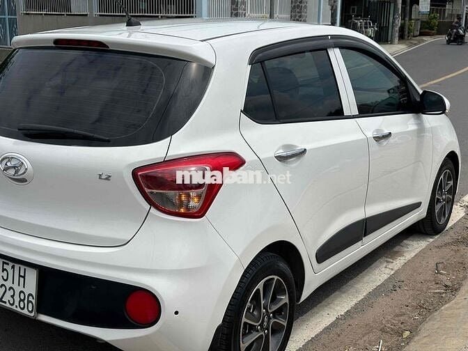 Hyundai Grand i10 2020 Hatchback 1.2 AT - 80000 km