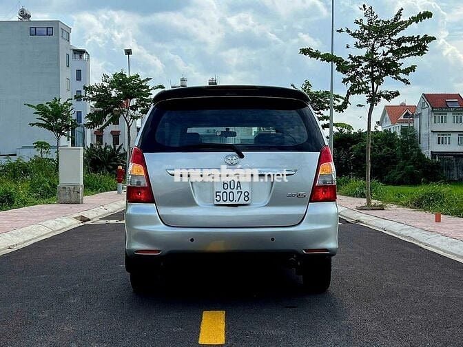 Toyota Innova 2013 2.0E - ghi bạc đẹp