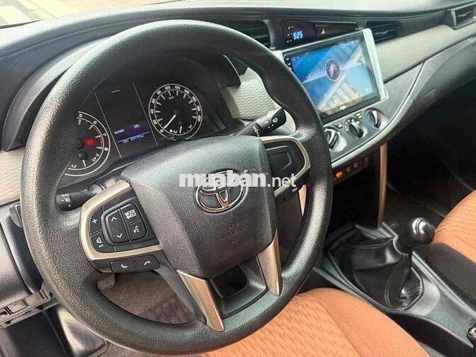 Toyota Innova 2.0 E số sàn đời 2019