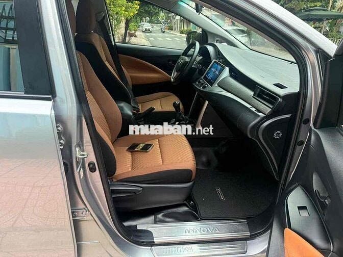 Toyota Innova 2.0 E số sàn đời 2019