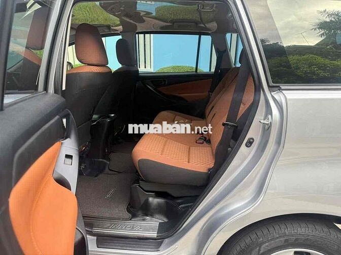 Toyota Innova 2.0 E số sàn đời 2019