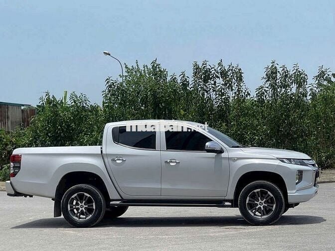 Bán xe Mitsubishi Triton GLX 2023 số tự động 1 cầu
