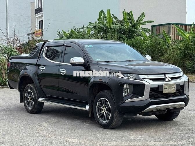 Bán Mitsubishi Triton 2021 4x2 AT màu đen full đồ