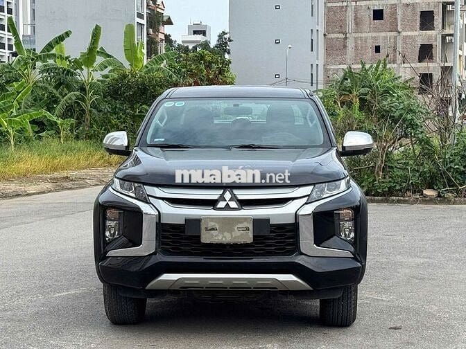 Bán Mitsubishi Triton 2021 4x2 AT màu đen full đồ