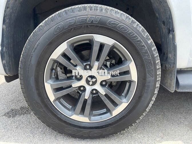 Bán xe Mitsubishi Triton GLX 2023 số tự động 1 cầu