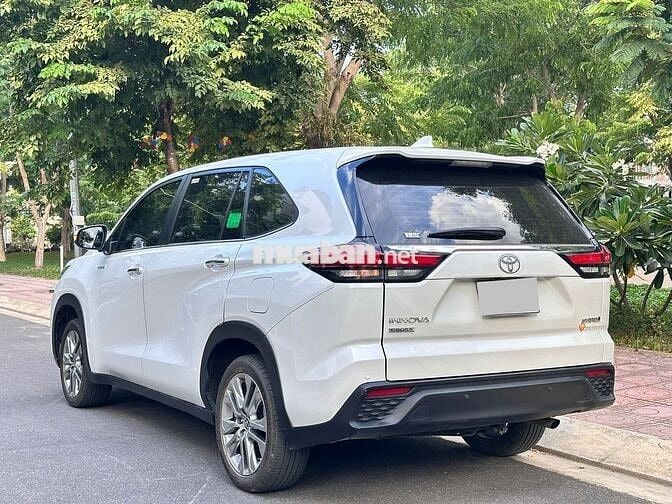 Toyota Innova Cross 2024 2V8 km, 1 chủ, lốp zin