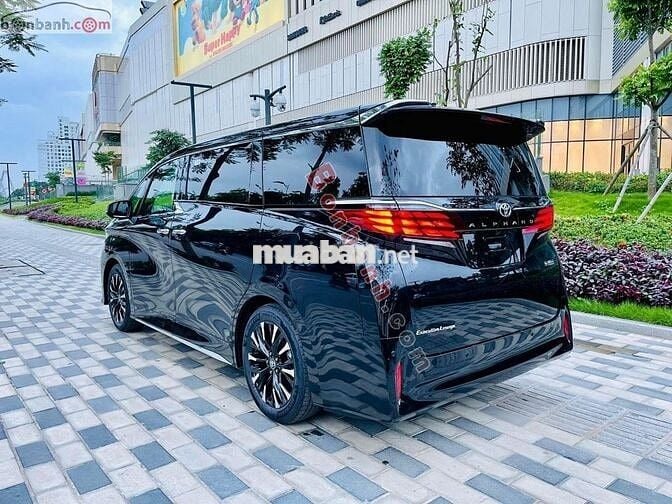 Toyota Alphard sẵn xe - ĐEN - TRẮNG - Giao Sớm