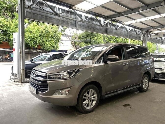 Toyota Innova 2018 2.0G, bảo hành 1 năm