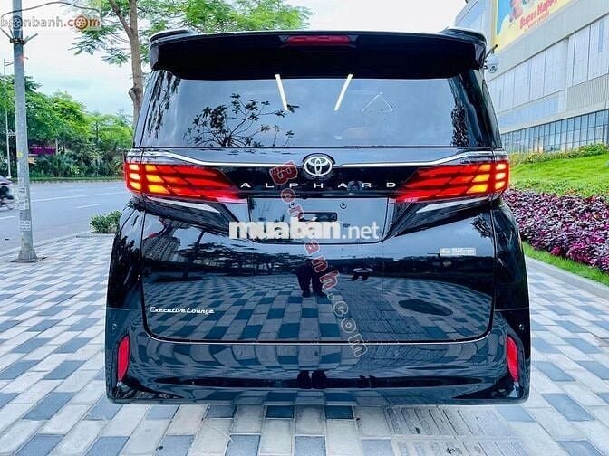 Toyota Alphard sẵn xe - ĐEN - TRẮNG - Giao Sớm