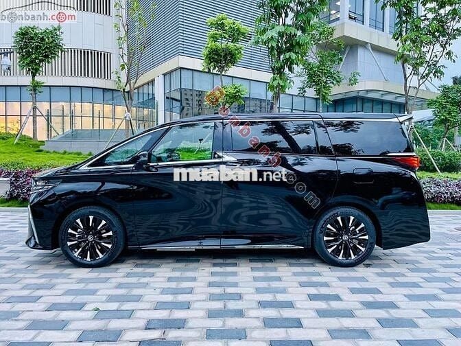 Toyota Alphard sẵn xe - ĐEN - TRẮNG - Giao Sớm