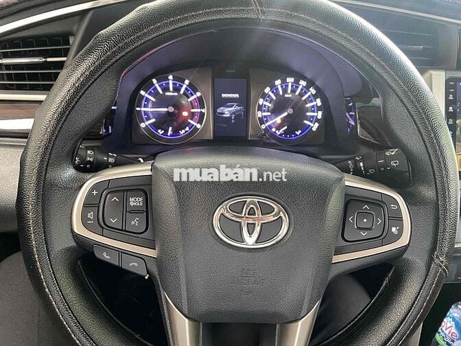 Toyota Innova 2018 2.0G, bảo hành 1 năm