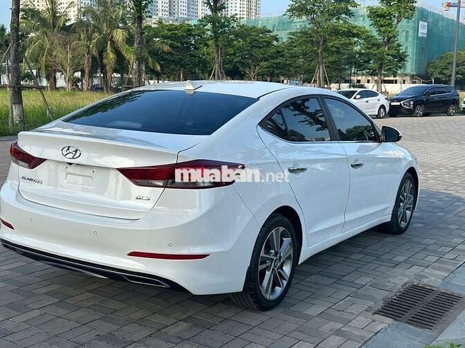Hyundai Elantra 2017 2.0 AT - 96000 km