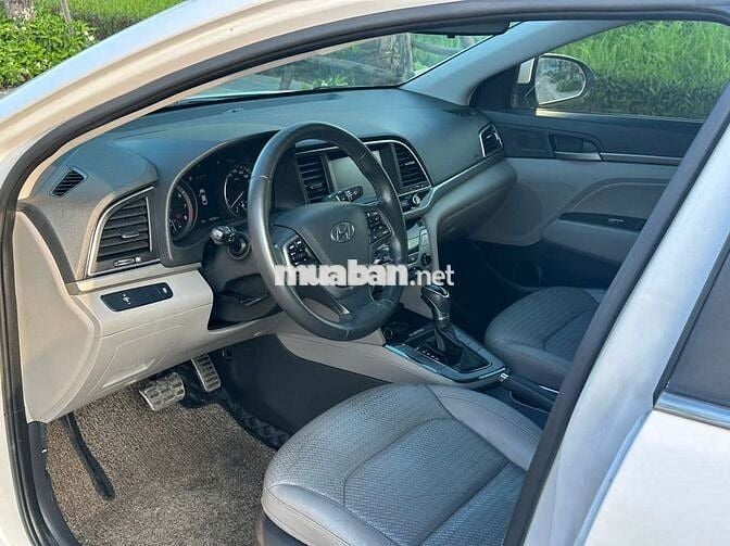 Hyundai Elantra 2017 2.0 AT - 96000 km