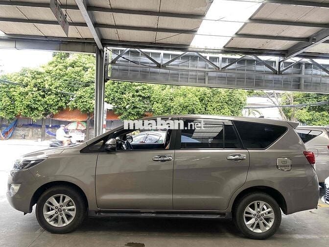 Toyota Innova 2018 2.0G, bảo hành 1 năm