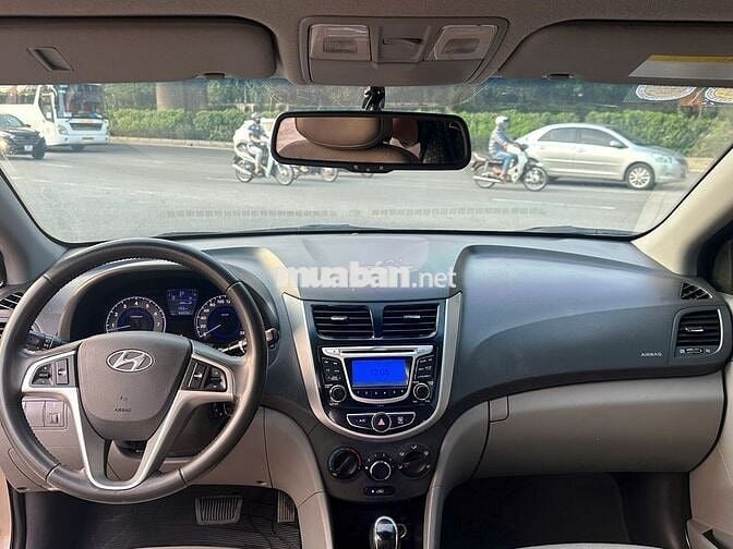 Hyundai Accent 2014 1.4 AT - 94000 km