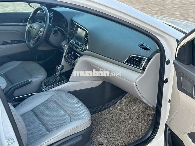 Hyundai Elantra 2017 2.0 AT - 96000 km
