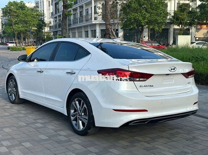 Hyundai Elantra 2017 2.0 AT - 96000 km