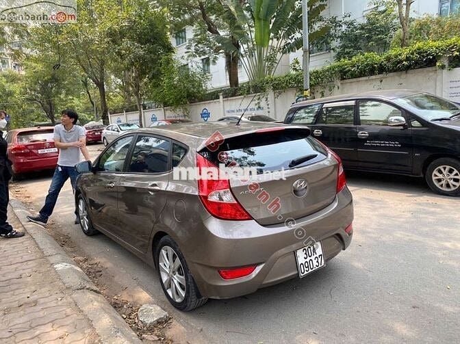 Hyundai Accent 1.4 AT 2013