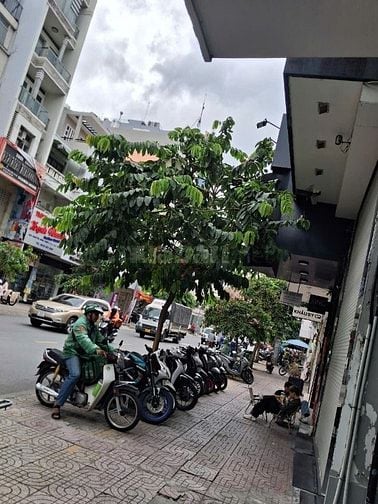 Cho thuê mặt bằng kinh doanh có lối đi riêng