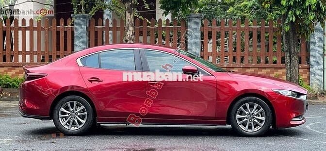 Mazda 3 1.5AT Luxury màu đỏ sx năm 2020