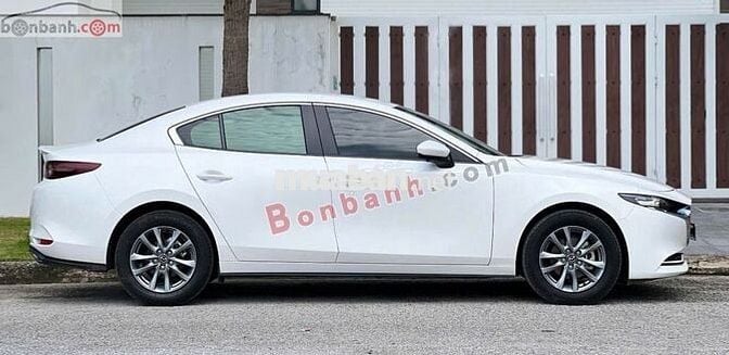 Mazda 3 1.5AT Luxury màu trắng, sx năm 2024