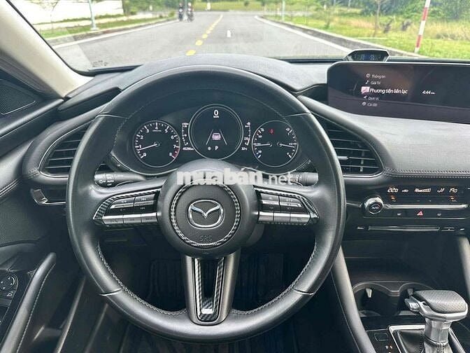 Mazda 3 2020 Sedan 1.5L Premium - 45000 km