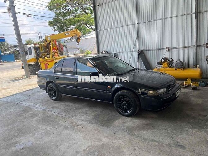 Honda Accord 1993 2.0 MT - 100000 km