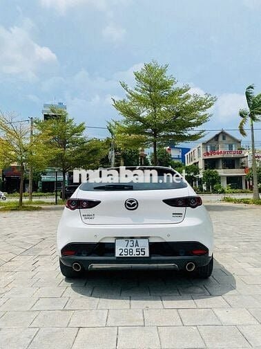 Mazda 3 2020 1.5L Luxury - 80000 km
