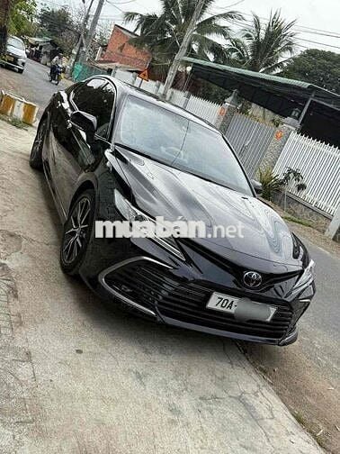 Toyota Camry 2022 2.0Q - 49000 km