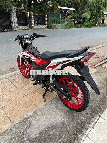 Sonic trắng đỏ lướt 4 ngàn km