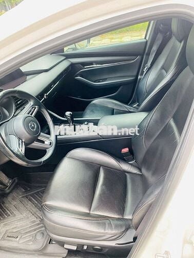 Mazda 3 2020 1.5L Luxury - 80000 km