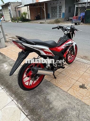 Sonic trắng đỏ lướt 4 ngàn km