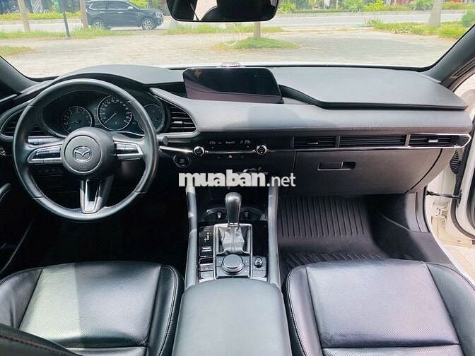 Mazda 3 2020 1.5L Luxury - 80000 km