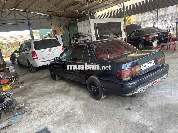 Honda Accord 1993 2.0 MT - 100000 km