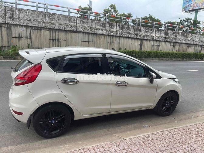 Ford Fiesta 2012 1.6 AT Hatchback - 91000 km