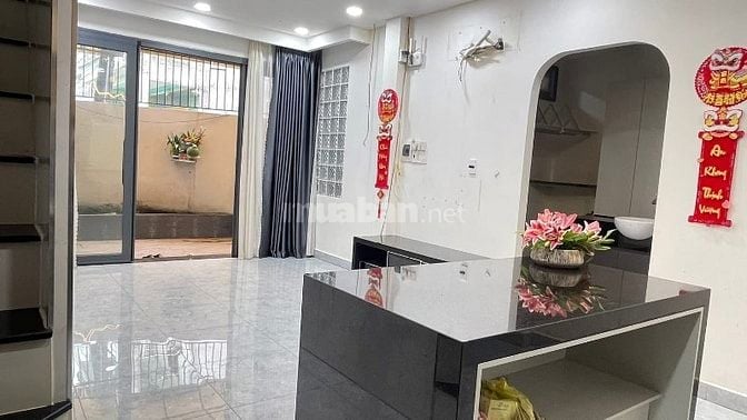 BÁN NHÀ TẶNG NỘI . NHÀ TIỆN ÍCH