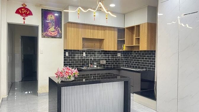 BÁN NHÀ TẶNG NỘI . NHÀ TIỆN ÍCH