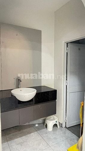 BÁN NHÀ TẶNG NỘI . NHÀ TIỆN ÍCH