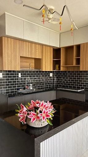 BÁN NHÀ TẶNG NỘI . NHÀ TIỆN ÍCH