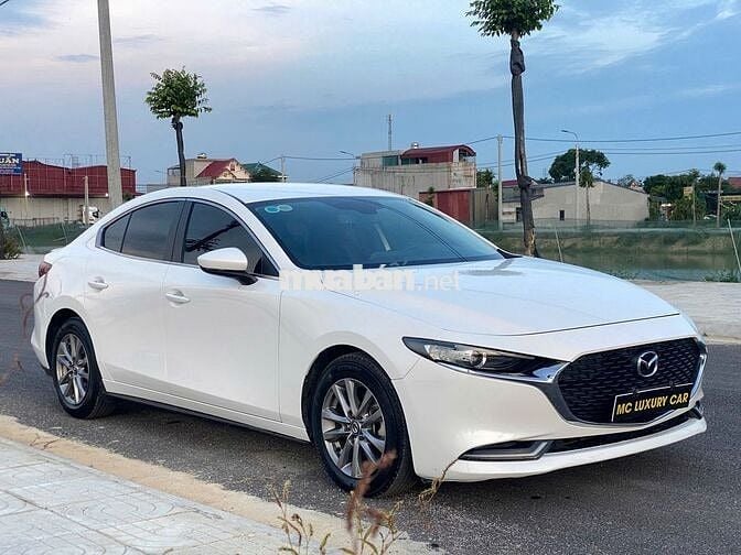 Mazda 3 2020 Sedan 1.5L Luxury - 110000 km