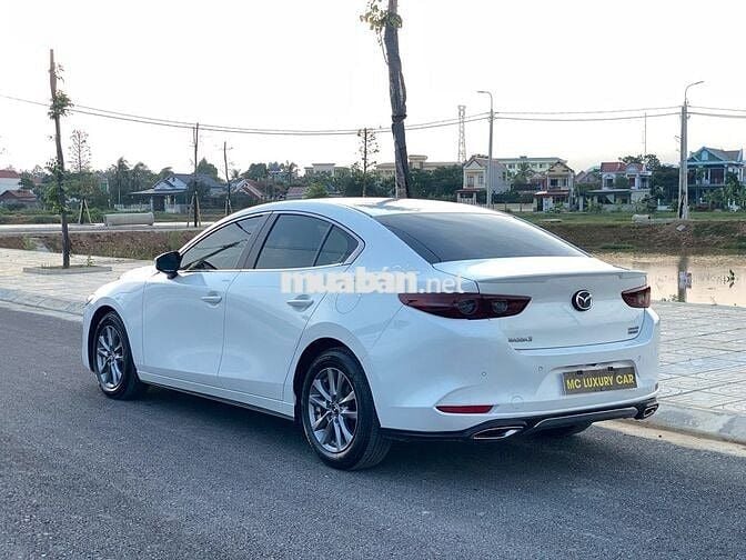 Mazda 3 2020 Sedan 1.5L Luxury - 110000 km