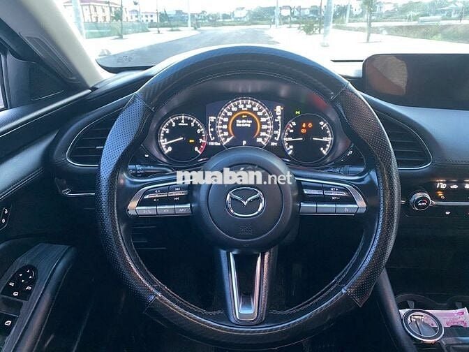 Mazda 3 2020 Sedan 1.5L Luxury - 110000 km
