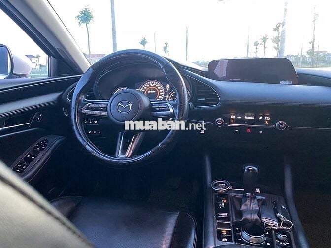 Mazda 3 2020 Sedan 1.5L Luxury - 110000 km