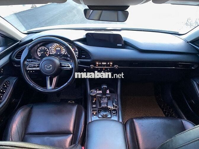 Mazda 3 2020 Sedan 1.5L Luxury - 110000 km