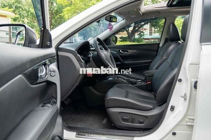 7 chỗ SUV Nissan X trail 2018 2.5 SV 4WD Premium