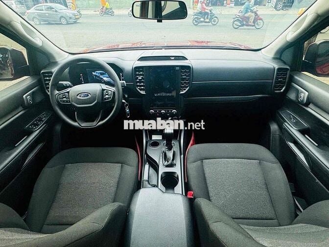 Ford Ranger 2025 XLS 2.0L 4x2 AT lướt 5.000km