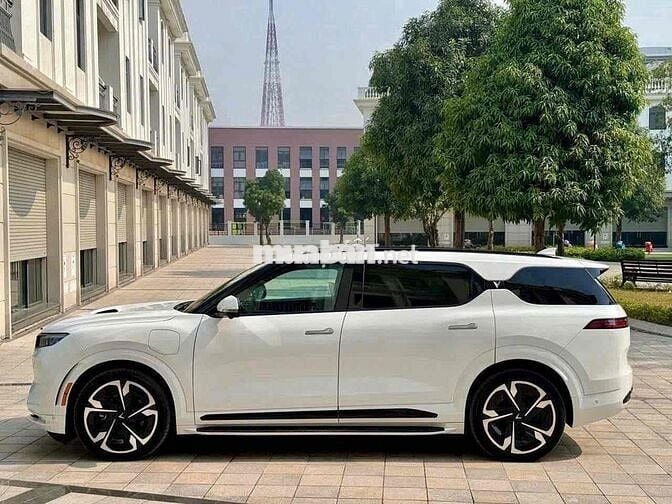 VINFAST VF9 - Giao xe ngay, đủ màu lựa chọn!