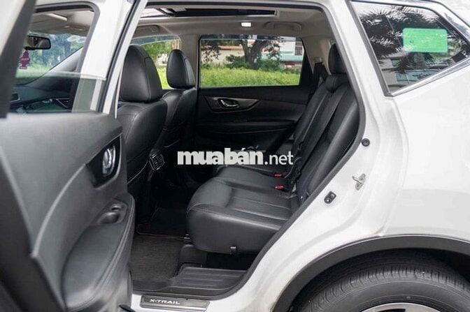 7 chỗ SUV Nissan X trail 2018 2.5 SV 4WD Premium