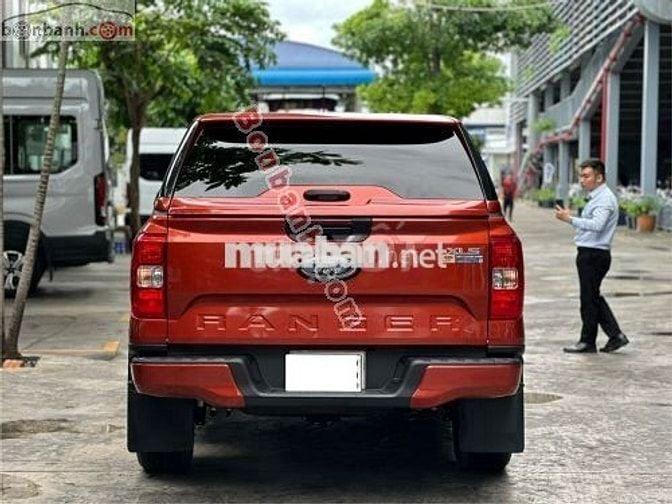 Ford Ranger XLS 2.0L 4x2 AT 2023 - Màu đỏ