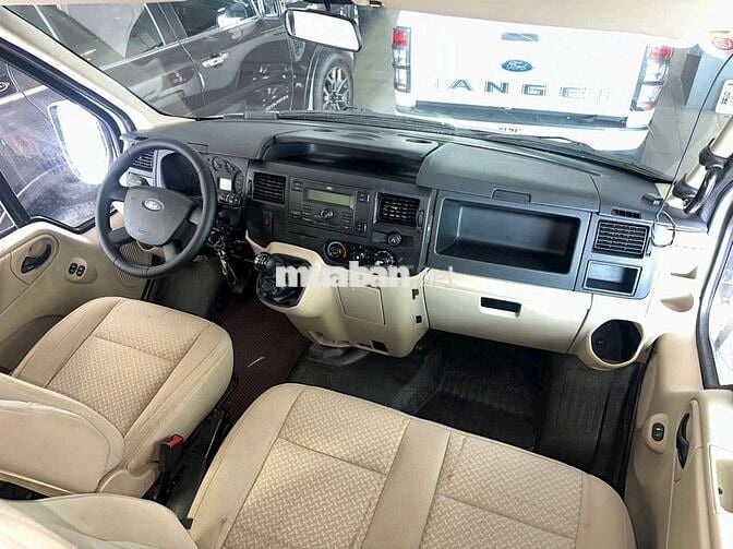🚗 Transit van 6 chỗ